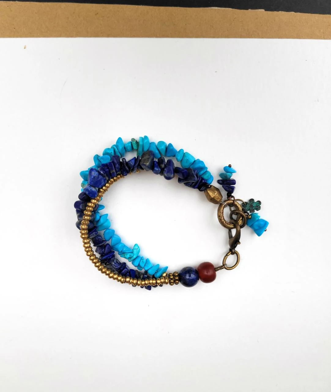 Een romantische, beschermende, 3 rangs, unisex, lapis lazuli, turkoois armband – photo 3